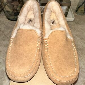 UGG Women’s Ansley Slippers